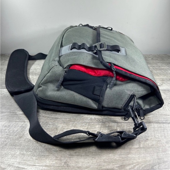 Timbuk2 Messenger Gray Courier Delivery Bike Messenger Laptop School Bag Pack - Picture 3 of 9